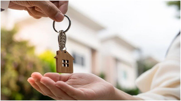 How to Tap into Your Home’s Equity: Cash-Out or HELOC?